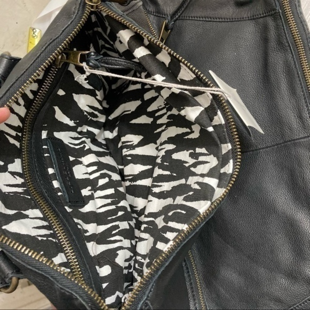 Liebeskind Berlin black leather multi pocket bag - Picture 15 of 15